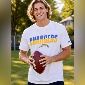 Nike Los Angeles Chargers T-Shirt Like New Size XL
